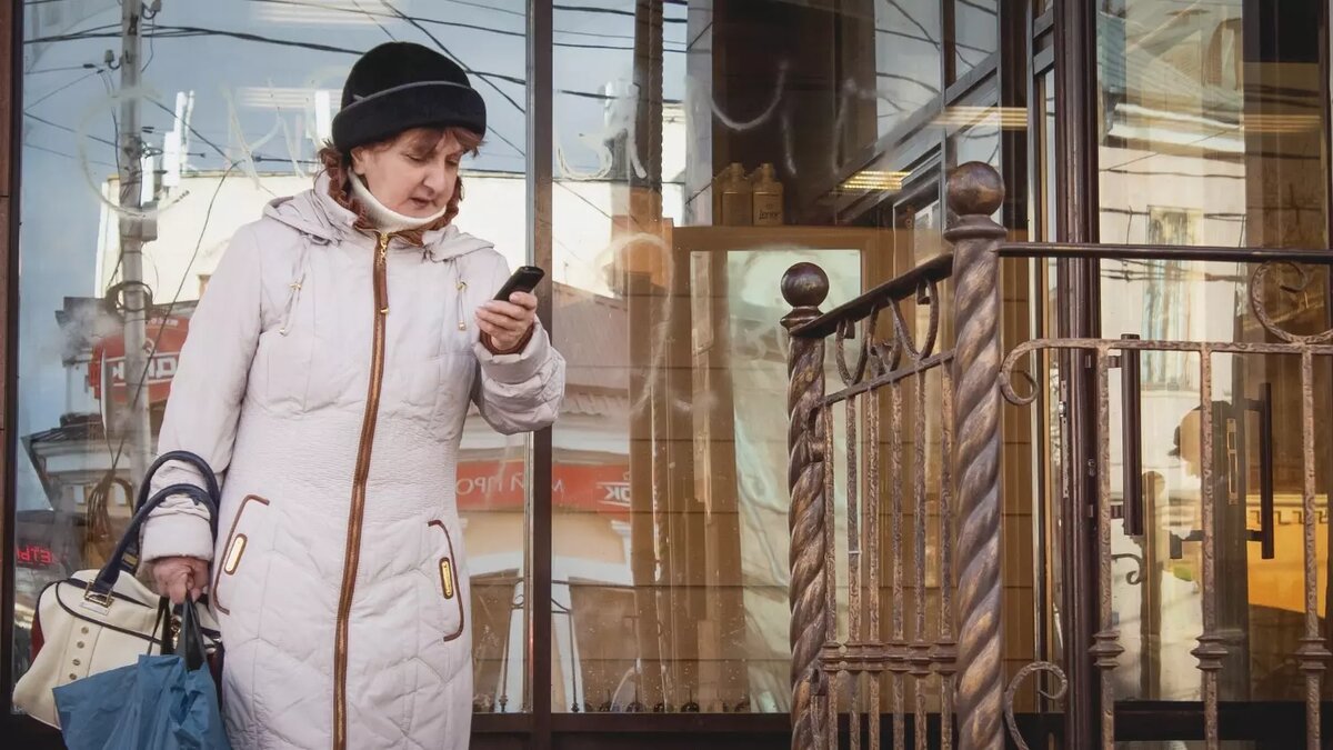 Пожилые люди почти не уступают молодежи в части цифровой зависимости. Фото: 1MI