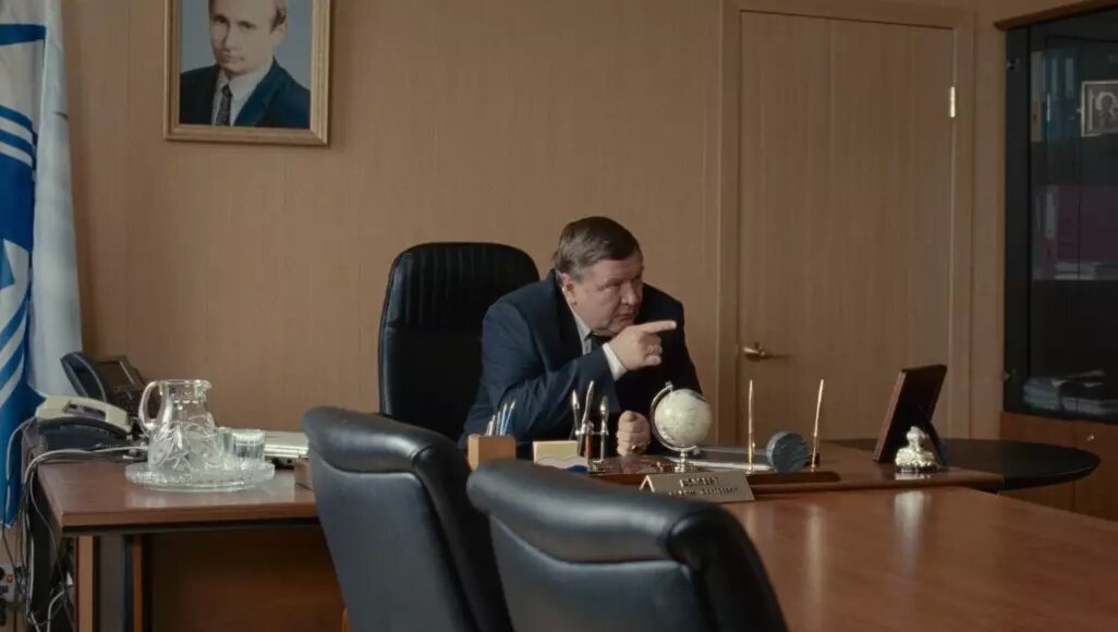Вороватый чиновник-злодей — коронное амплуа актера Мадянова. Фото: https://media.filmz.r 