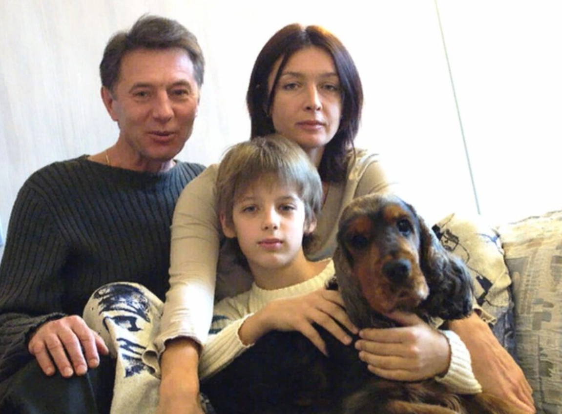 Евгений Меньшов с сыном и женой Ларисой Борушко