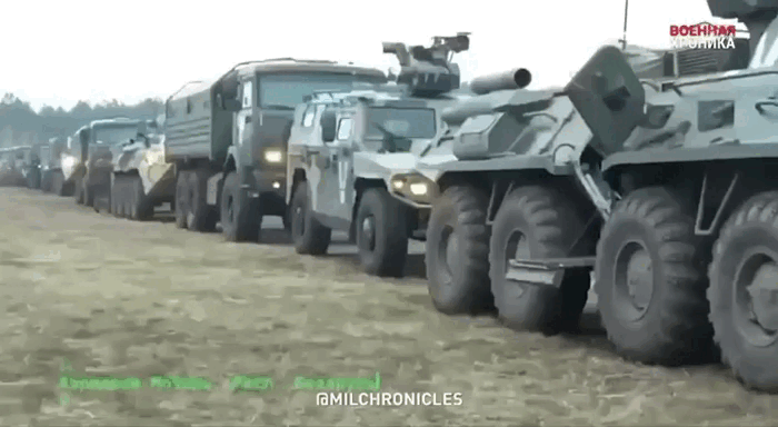 В ПЕРВЫЕ НЕСКОЛЬКО СУТОК РУССКАЯ ВОЕННАЯ МАШИНА РАБОТАЛА БЕЗОТКАЗНО. ТОГДА КАЗАЛОСЬ, ЧТО ОЧЕРЕДНАЯ СПЕЦОПЕРАЦИЯ ПРОЙДЁТ БЫСТРО И С МИНИМАЛЬНЫМИ ПОТЕРЯМИ. ИСТОЧНИК: ТГ-КАНАЛ "ВОЕННАЯ ХРОНИКА"