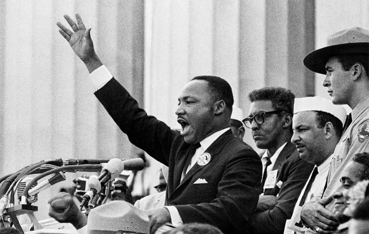 Ма́ртин Лю́тер Кинг-младший — американский баптистский проповедник, общественный деятель и активист, получивший известность как самый заметный представитель и лидер движения за гражданские права чернокожих в США с 1954 года до своей смерти в 1968.