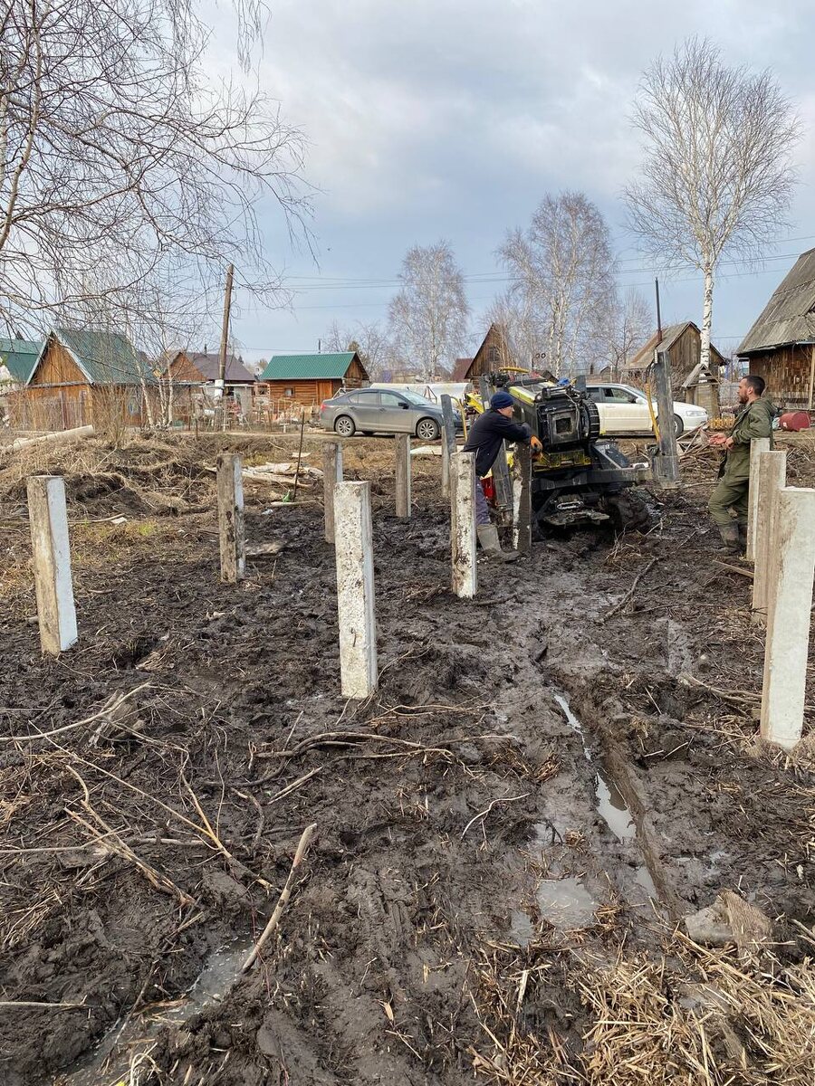 Сваи 5м, на просто ужасно грунте. 