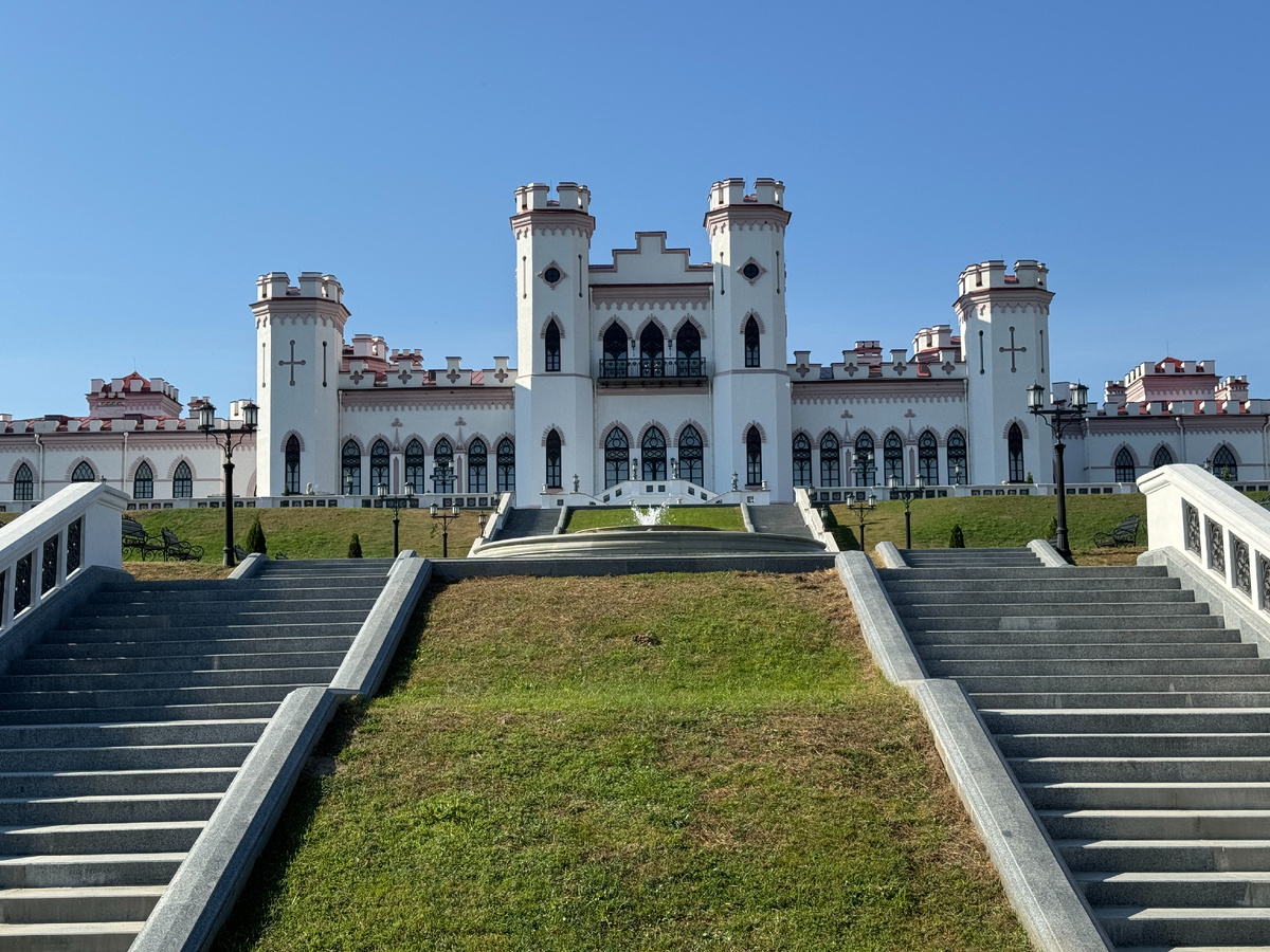 Пусловский дворец в Коссово, Беларусь. Фото автора