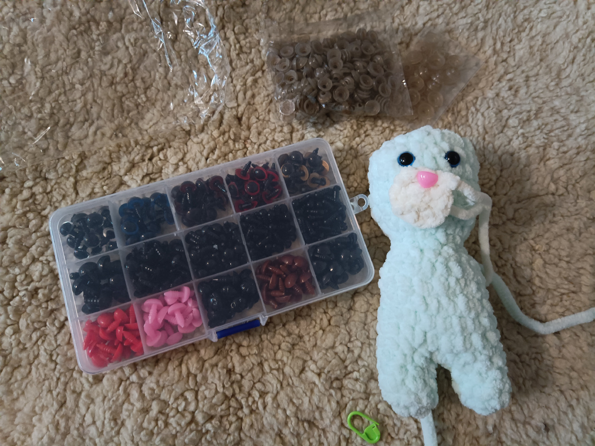 Зайка и набор глазки-носики