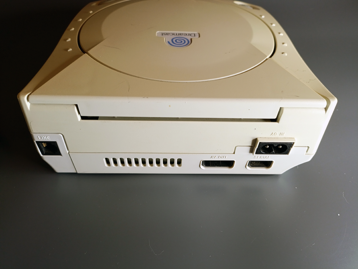 Sega Dreamcast Pal вид сзади