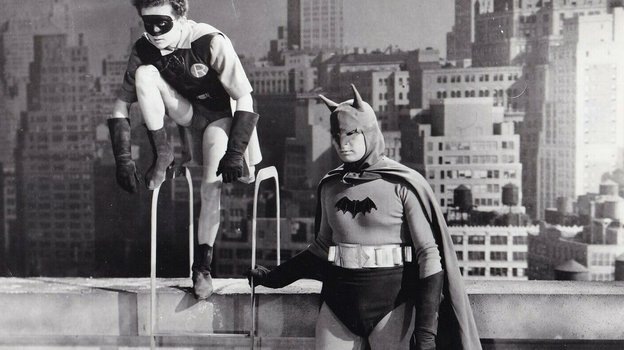    Кадр из сериала «Бэтмен», реж. Ламберт Хилльер / Columbia Pictures