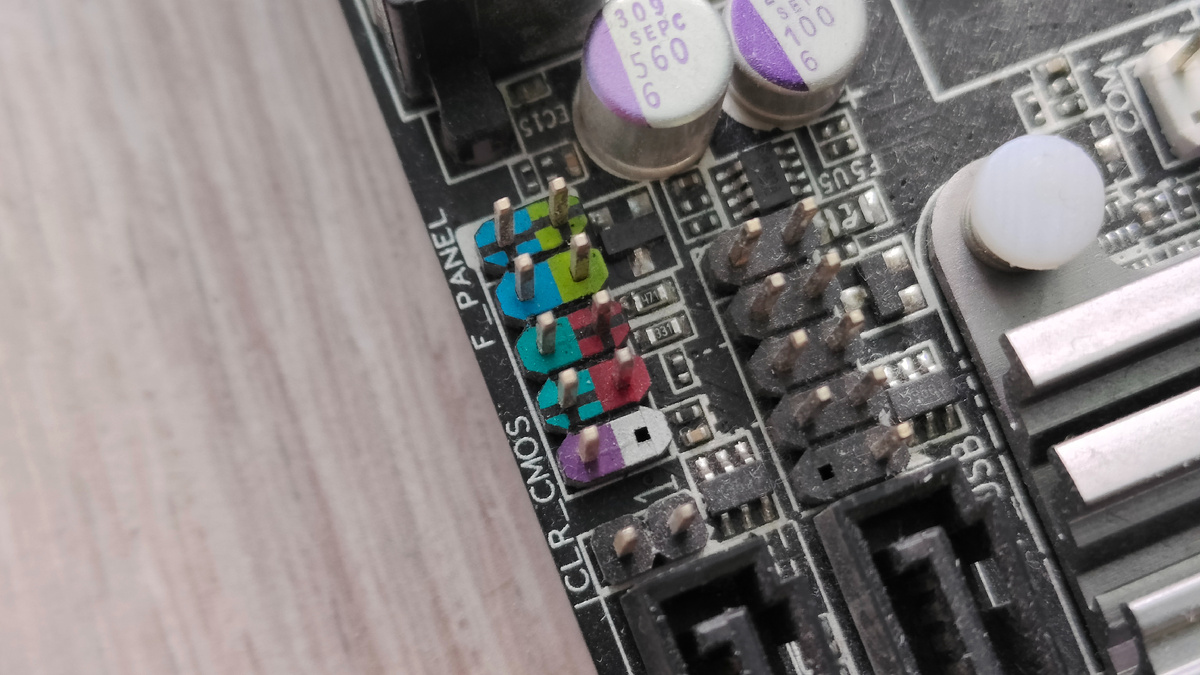 Разъем передней панели материнской платы Gigabyte