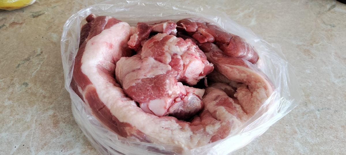 Вот такие мясные ребра покупаем 