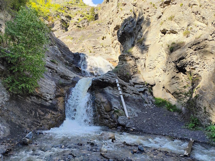 Водопад Цеси.