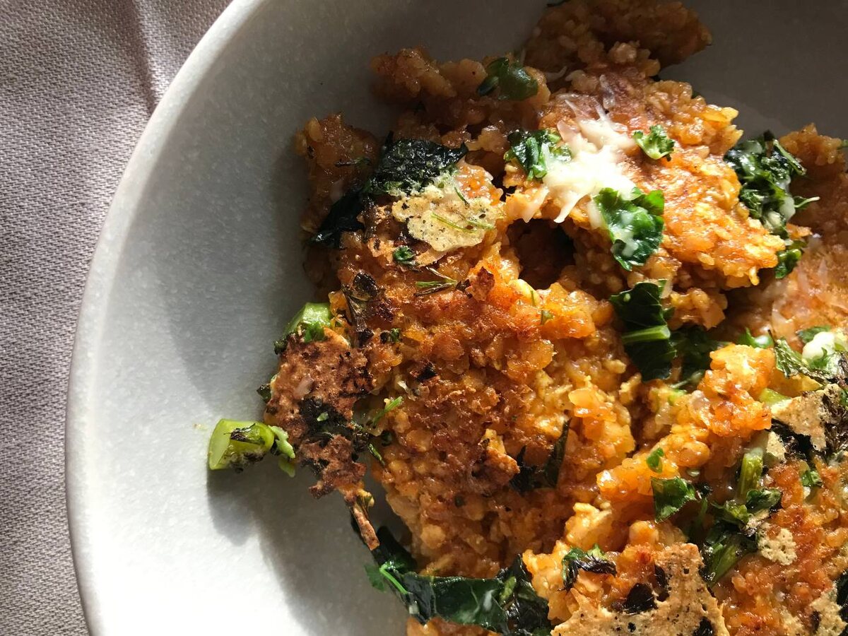 на фото вариант с брокколи и петрушкой. еще можно добавить веган-сыр, не все они плавятся одинаково хорошо