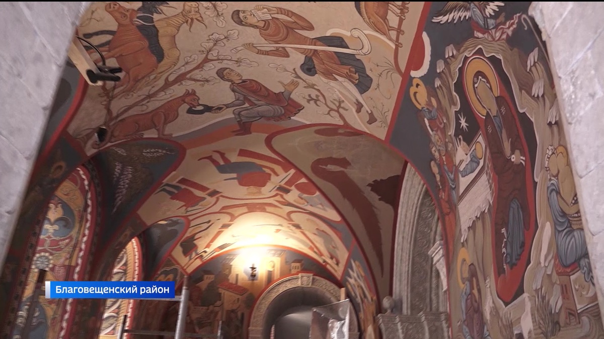    В Башкирии в мужском монастыре «Святые кустики» появились фрески в византийском стиле XII века