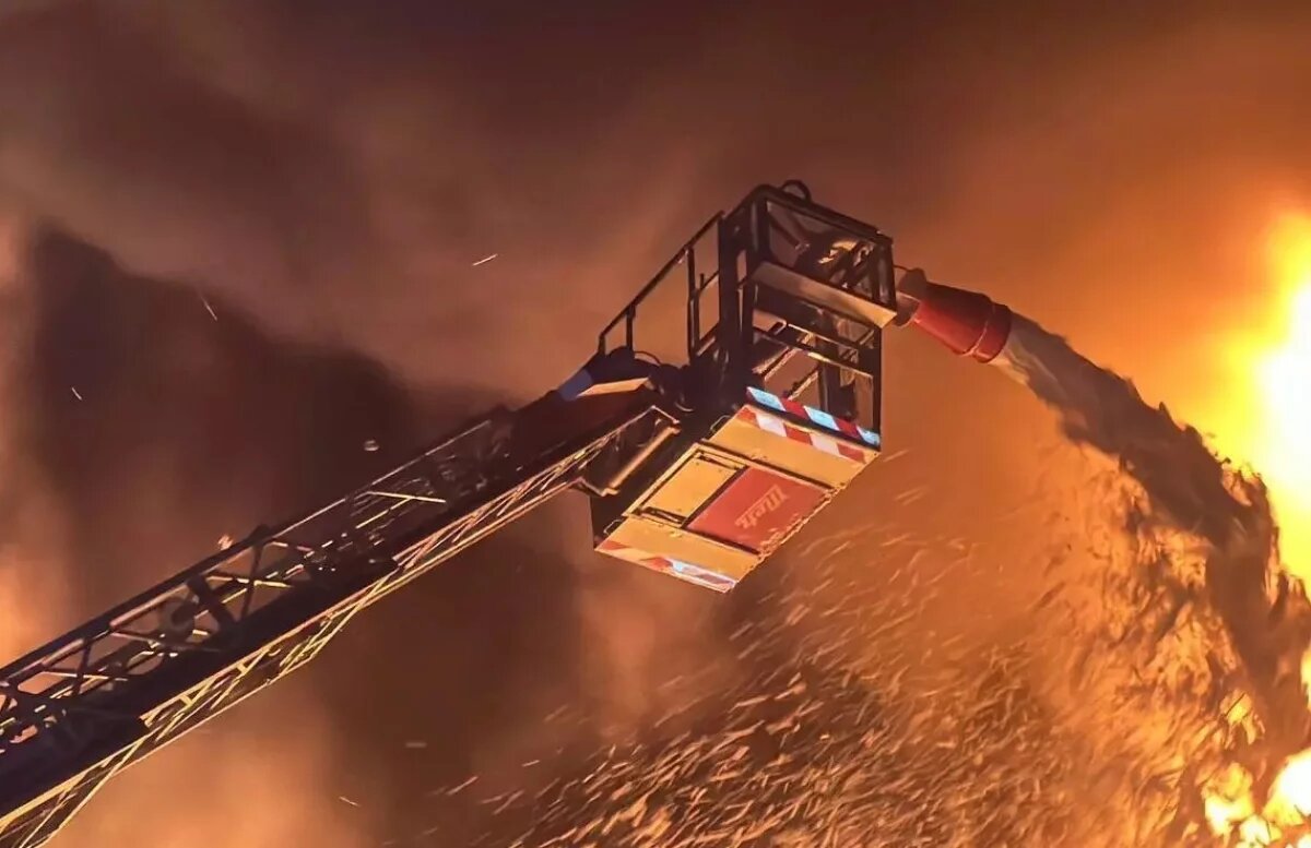    Последствия ночного удара по военным объектам Украины.