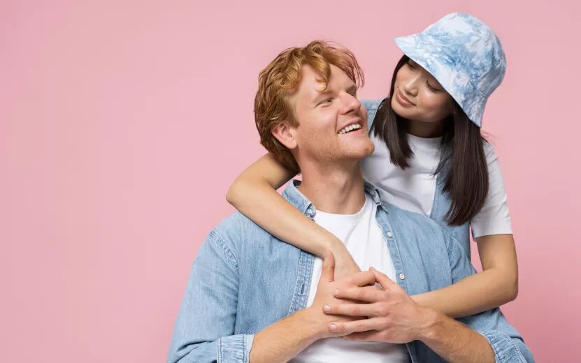    «Чтобы в десять был дома»: почему девушки становятся «мамочками» в отношениях