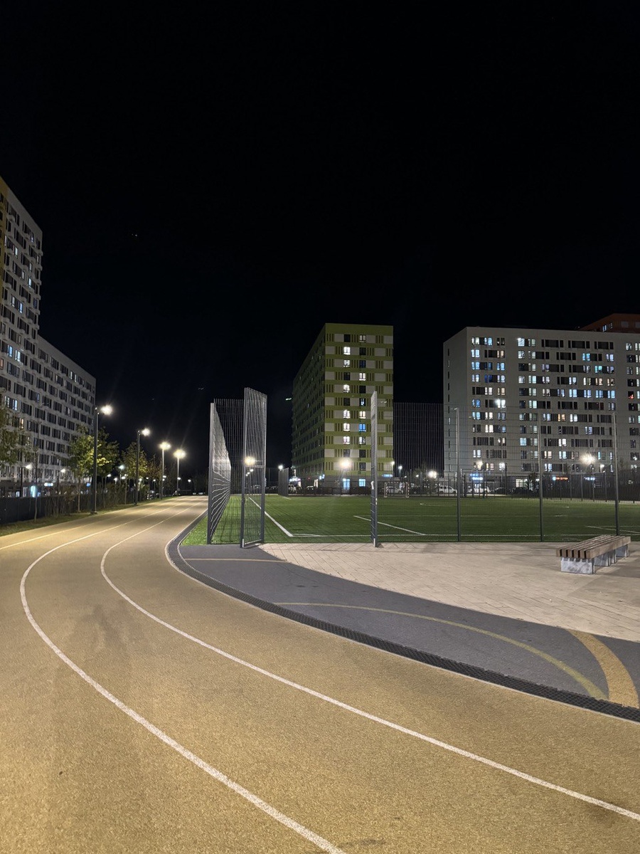 Фото вечернего стадиона 