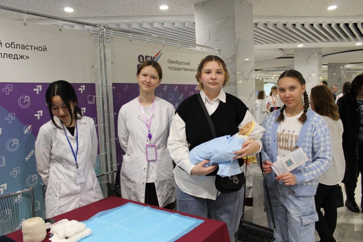  📷    Областной медколледж поможет оренбургским школьникам определиться с выбором профессии Кристина Просвиркина