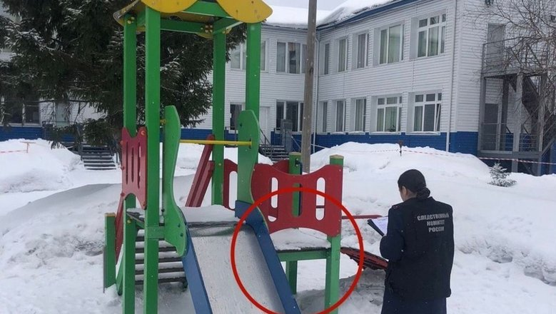 Воспитателю из Лесосибирска предъявлены обвинения после инцидента с ребенком