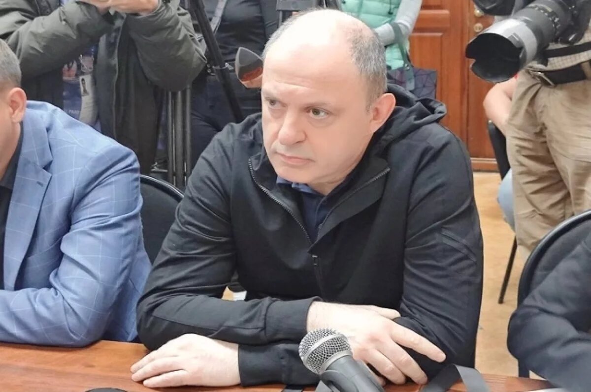    Деньги у Митволя похитили, когда он находился в СИЗО.
