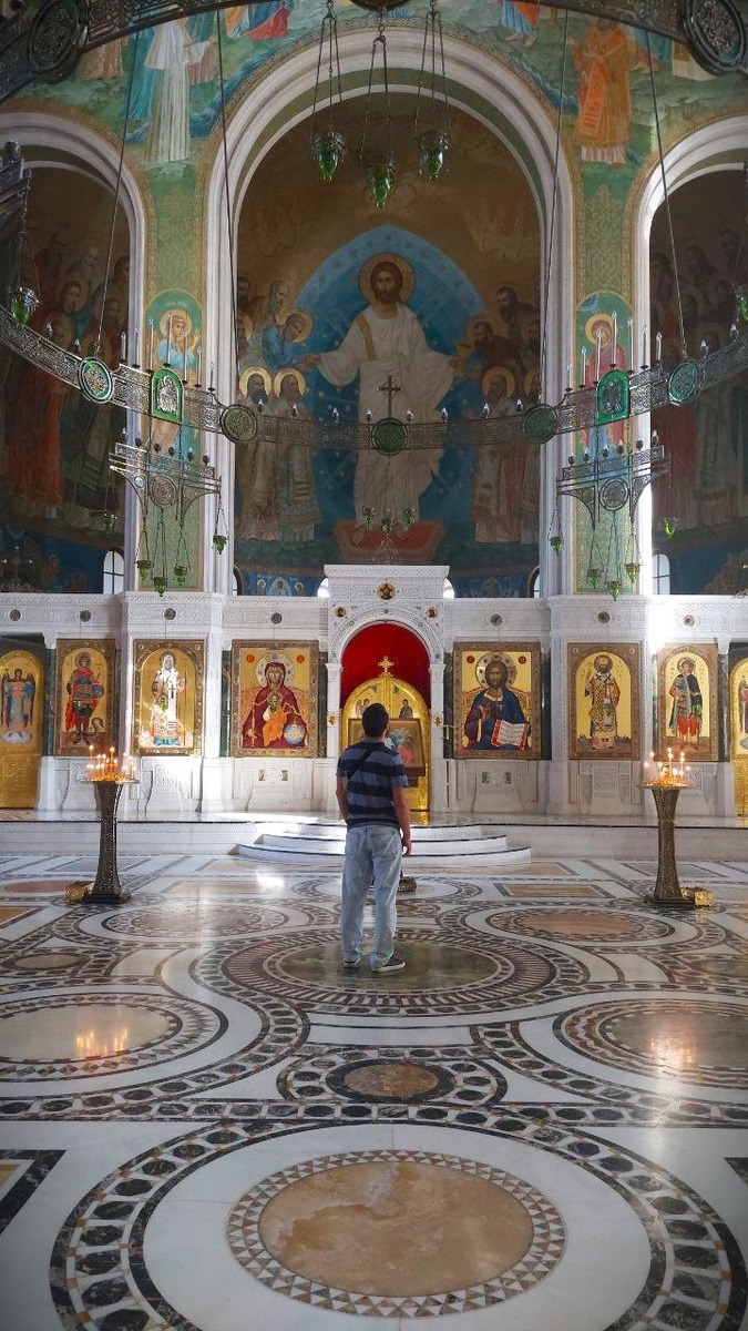 Храм Воскресения Христова и Новомучеников и исповедников Церкви Русской. Сретенский монастырь