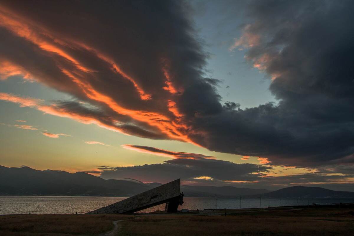 Или тревогу, как во время этого заката