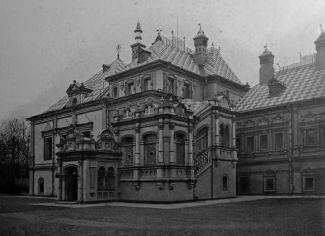 Таинственный дворец в 1914 году. Здесь и далее — чёрно-белые фото из статьи в журнале «Столица и усадьба» (№ 16-17)