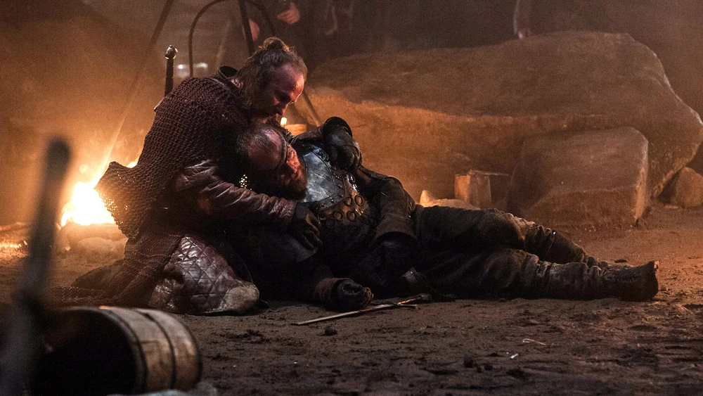 Торос воскрешает Берика (фото gameofthrones.fandom.com).