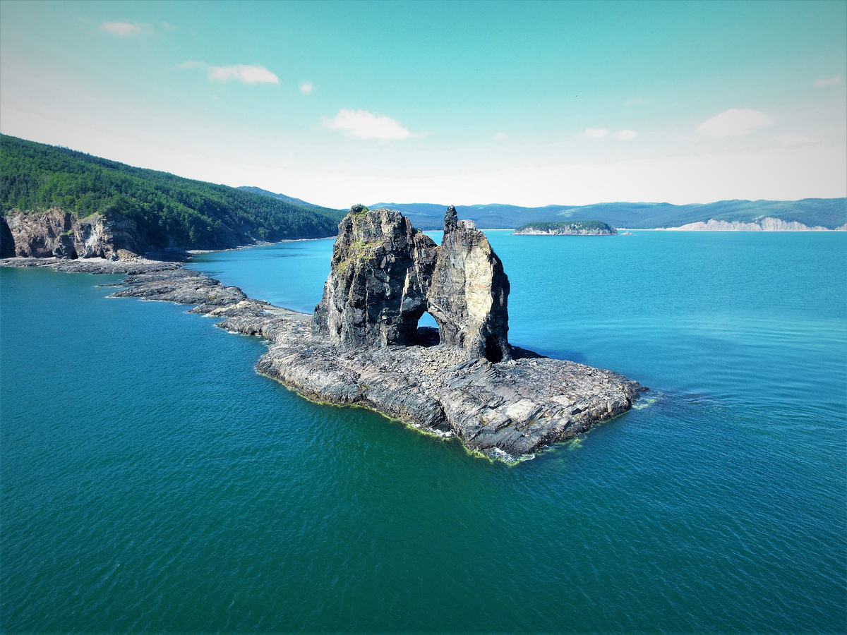 Национальный парк "Шантарские острова". Острова Арка. Автор фото Иван Бахтин