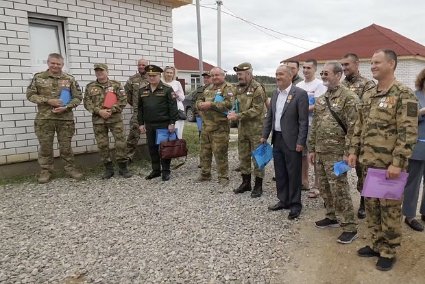 Кадр: страница «Новые дома в Перевалово | Тюмень» во «ВКонтакте»
