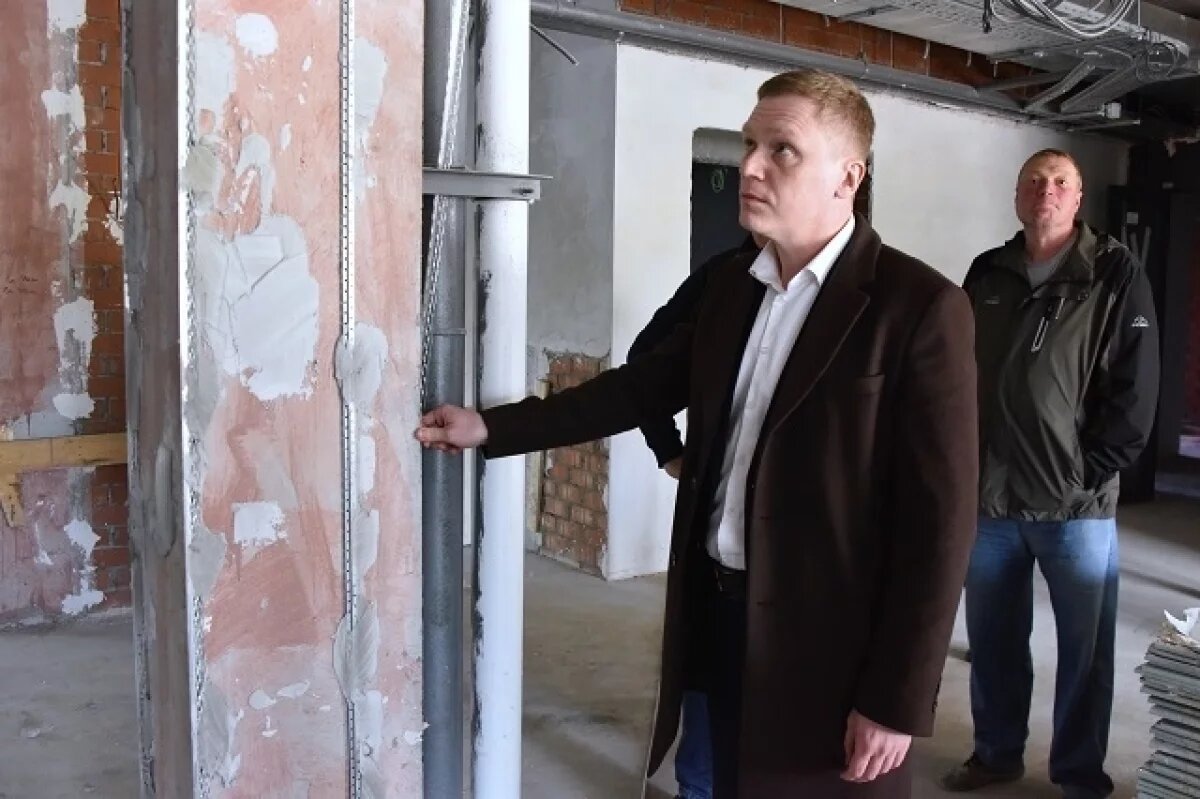    Григорий Сурганов оценил ход строительства детской поликлиники на Готвальда