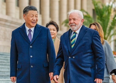    Politico: Украина призывает страны мира не поддерживать мирный план Китая и Бразилии