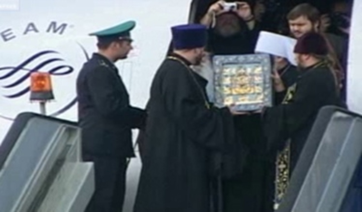    15 лет назад - в День города Курска - подлинник иконы Божией Матери "Знамение" побывал на родине