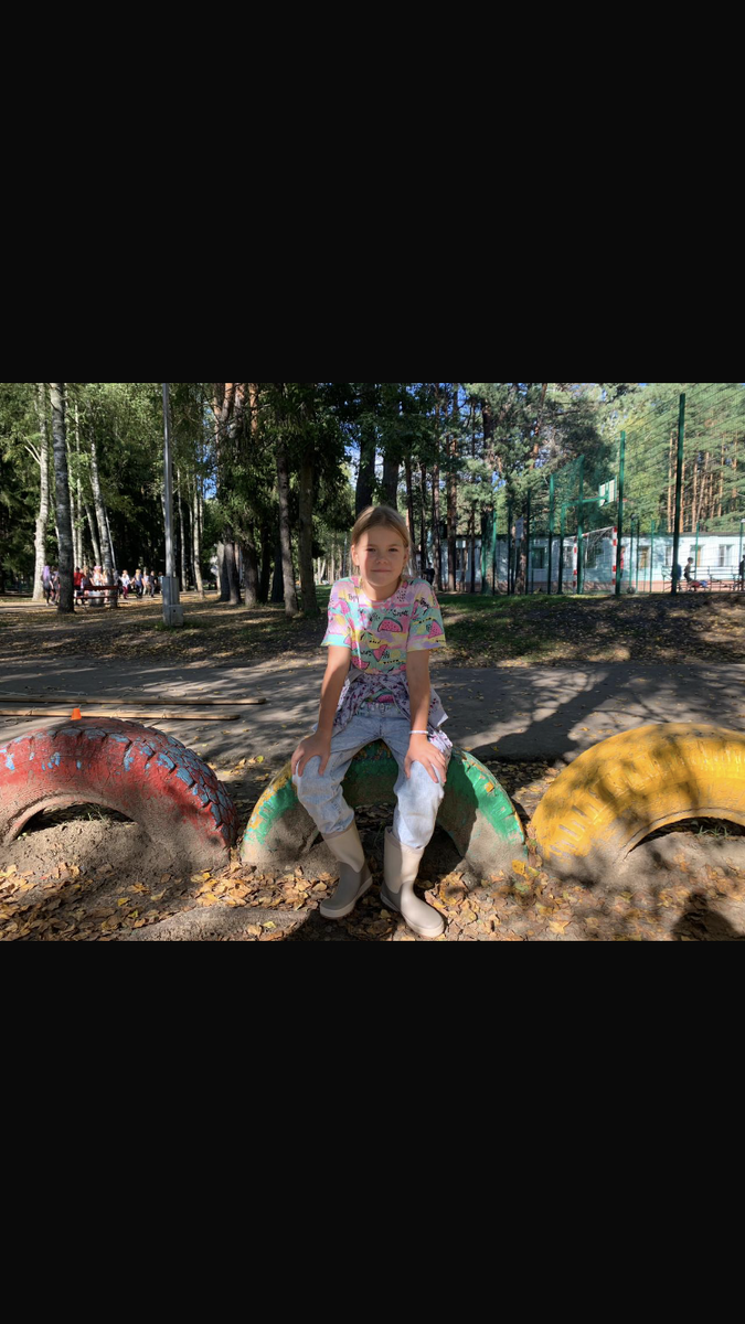 Первый день , сразу видно , что ребёнок одевался сам 😃