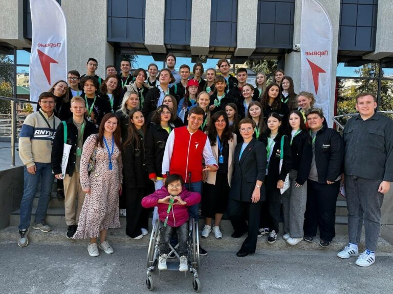    Оренбург. «Евразия Global». Идет работа проекта международного направления «Движения первых» Белов Михаил Александрович