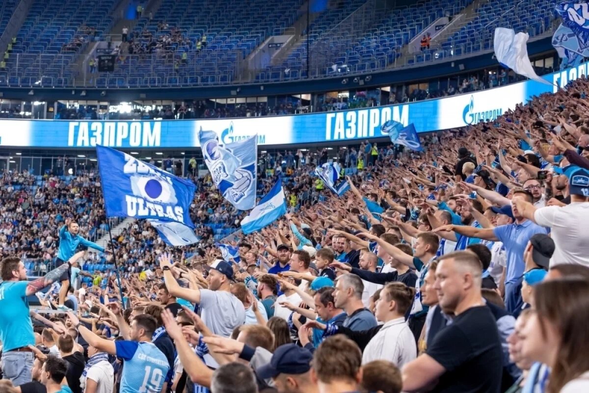    «Зенит» оштрафовали на 30 тысяч за громкую ругань фанатов в адрес Соболева