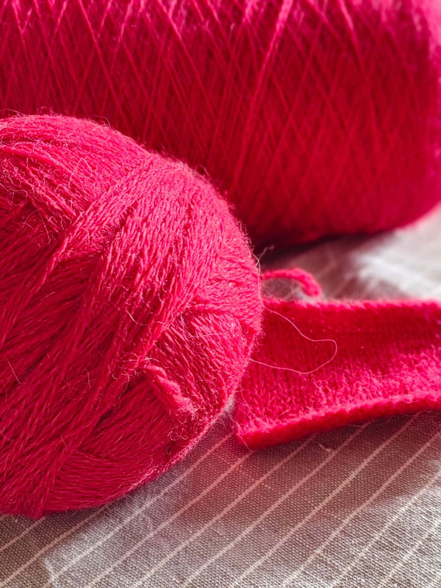 Пряжа для нового проекта. Альпака 100%. 350 гр. Фото автора.