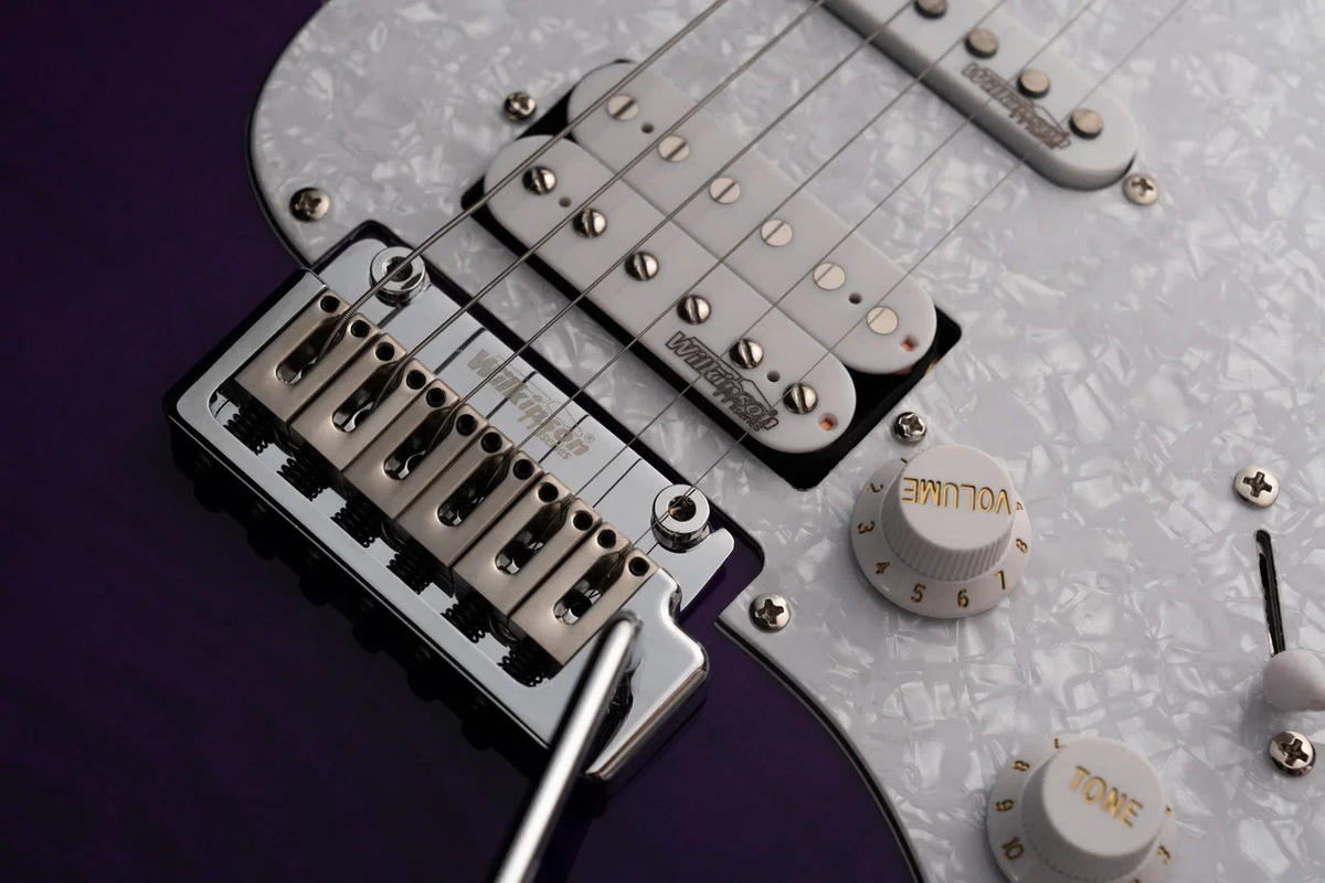 Электроника Wilkinson на электрогитаре Aion H-10 purple