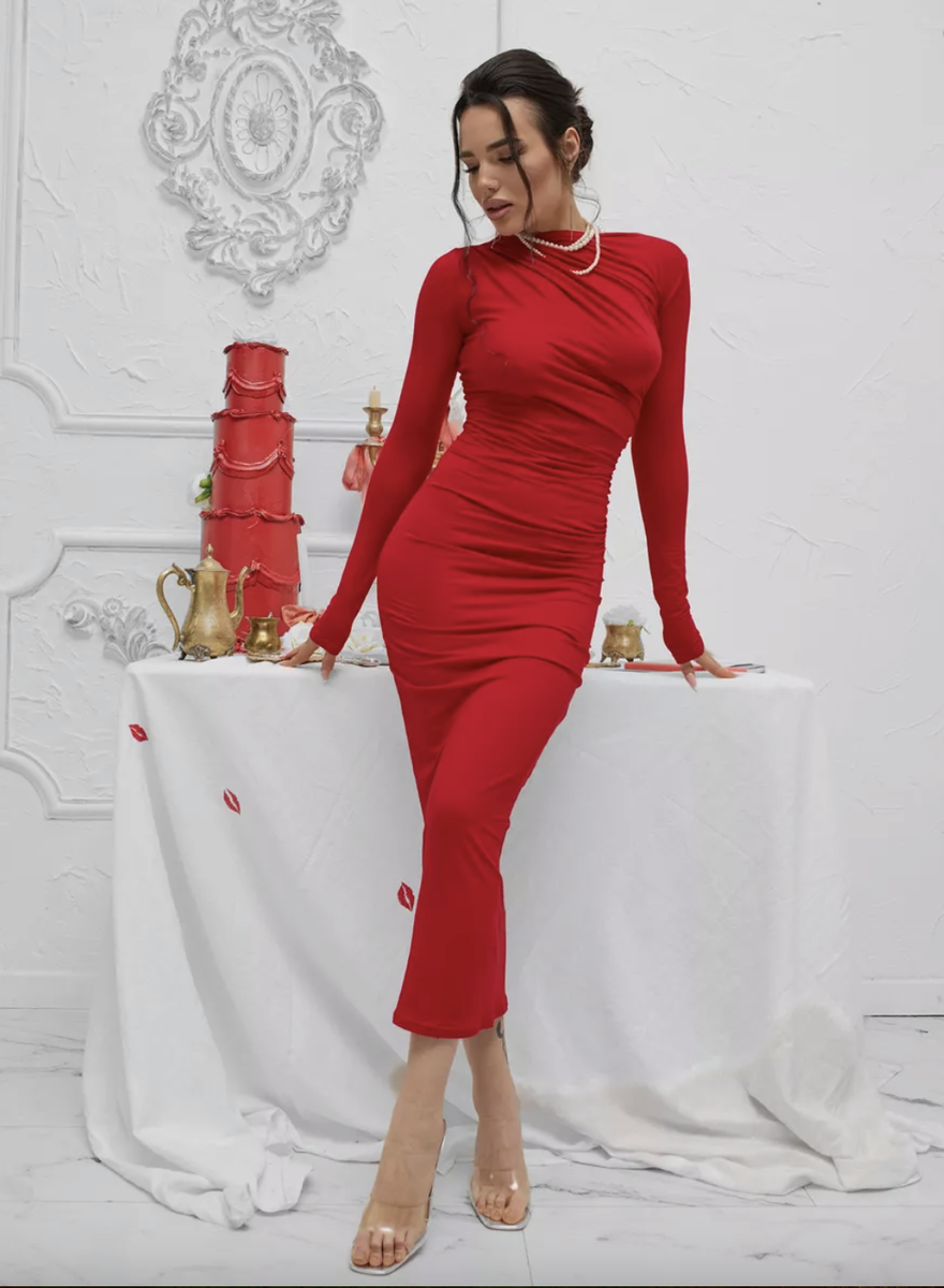 Платье со сборками с Wildberries