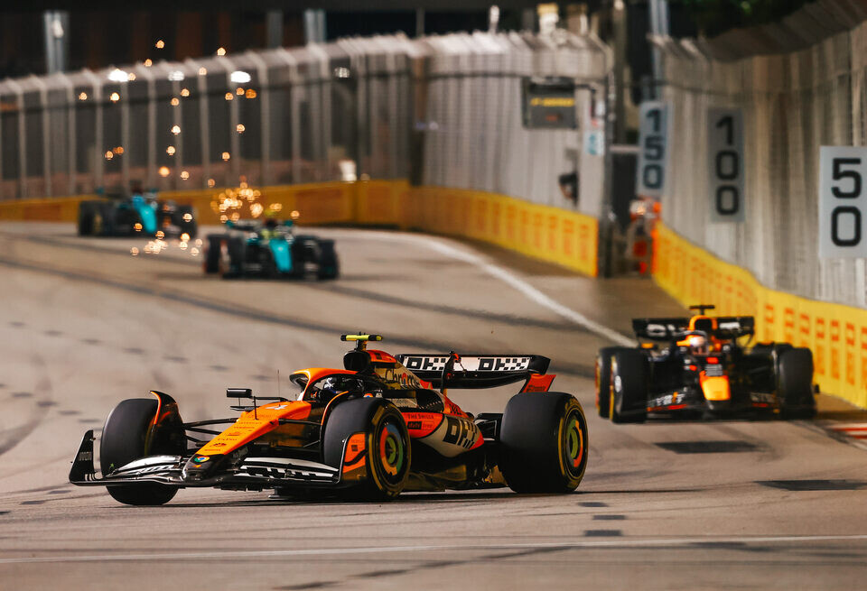    В McLaren подозревают конкурентов в нечестной игреMcLaren
