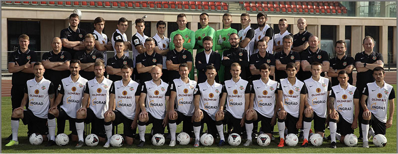 «Торпедо» образца сезона – 2020/2021. 
Верхний ряд (слева направо): Алексей Завгородний (физиотерапевт), Денис Баланюк, Илья Берковский, Александр Орехов, Астемир Гордюшенко, Виталий Ботнарь, Евгений Конюхов, Антон Порутчиков, Данила Прошляков, Амур Калмыков, Владислав Адаев, Александр Мурушкин (директор по безопасности).

Средний ряд (слева направо): Валерий Скородумов (администратор), Владимир Плыкин (массажист), Игорь Калюжный (врач), Дмитрий Головко (тренер по физподготовке), Евгений Алдонин (тренер), Сергей Игнашевич (главный тренер), Денис Маслов (президент клуба), Максим Ляпин (руководитель селекционной службы), Николай Игумнов (начальник команды), Дмитрий Мичков (тренер-аналитик), Валерий Поляков (тренер вратарей), Дмитрий Ганичев (пресс-атташе), Андрей Шерстобитов (видеооператор).

Нижний ряд (слева направо): Максим Шоркин, Андрей Лях, Сергей Шустиков, Равиль Нетфуллин, Артём Самсонов, Игорь Лебеденко, Александр Рязанцев, Филипп Дворецков, Александр Елисеев, Егор Прошкин. Андрей Евдокимов, Руслан Магаль, Константин Кертанов.
