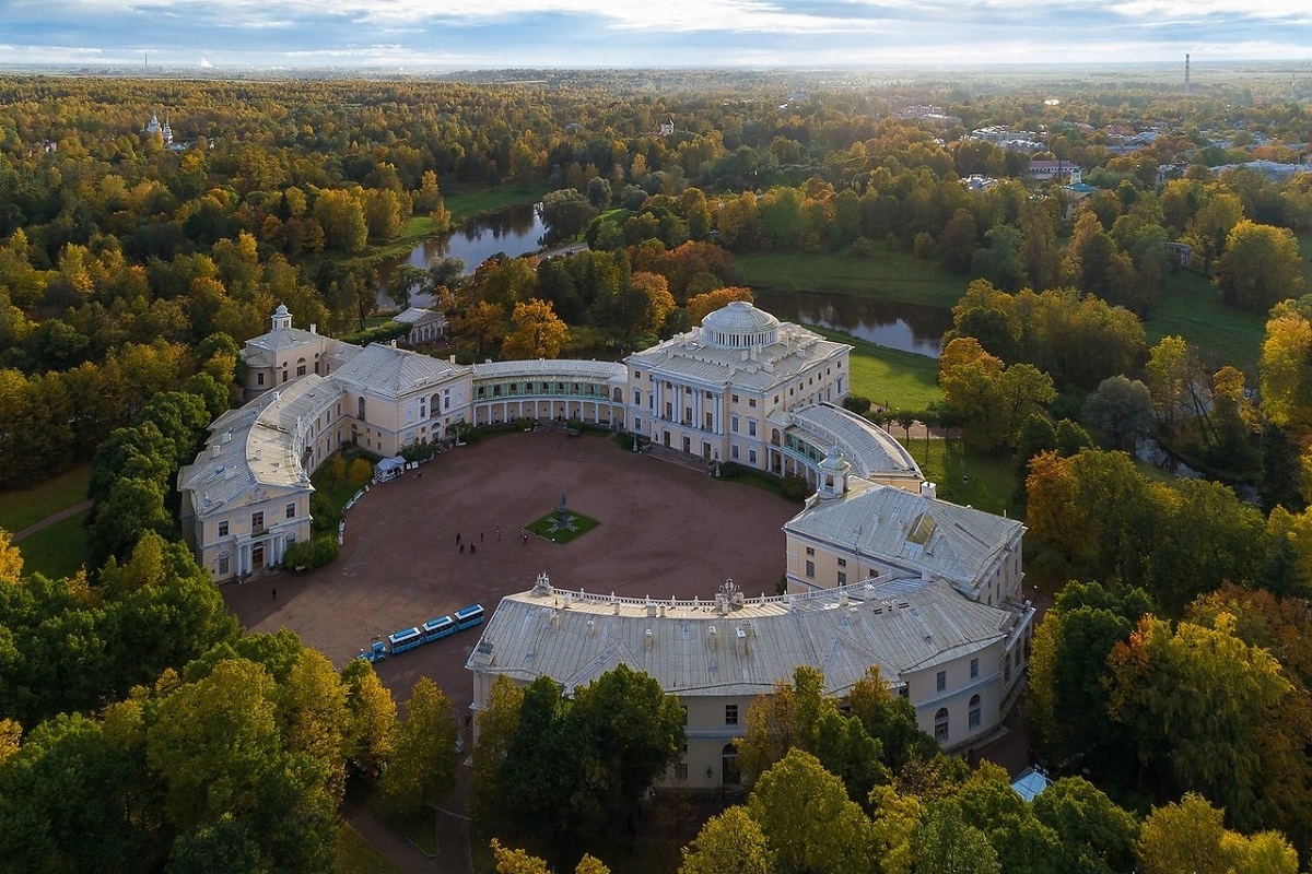 Павловский дворец, вид сверху