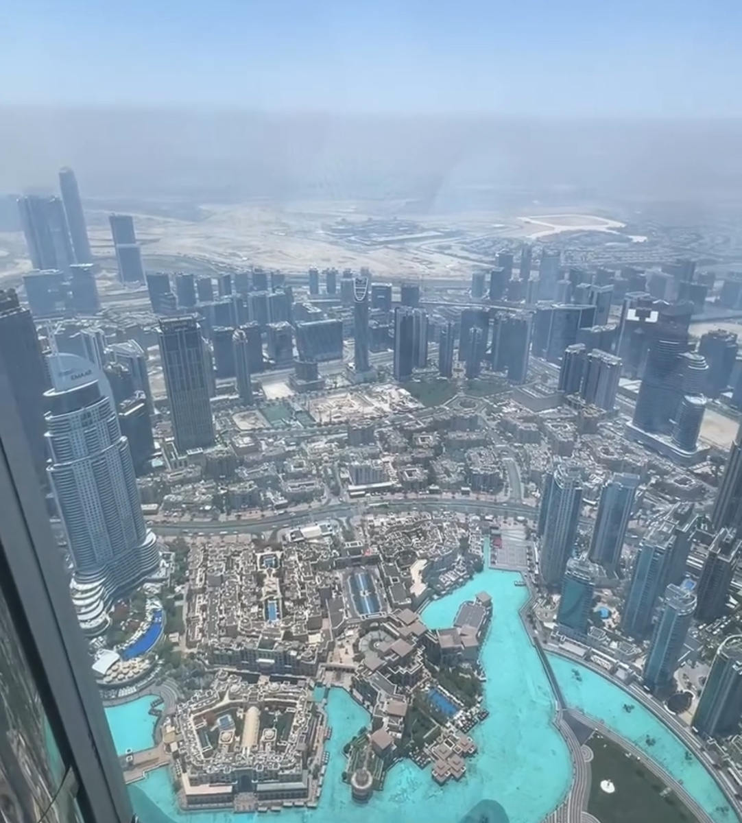 Вид с Бурдж Халифа на Мадинат Джумейра 