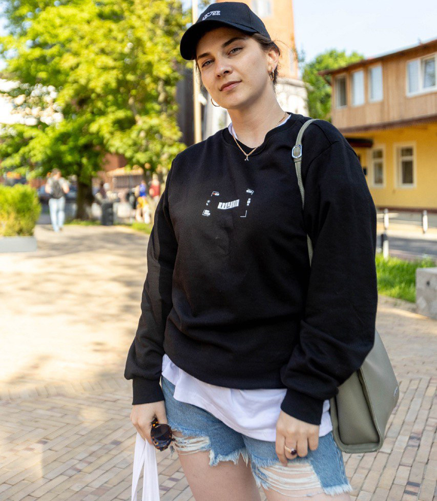 Меня зовут Лиза. У себя на канале я публикую полезные, интересные и нестандартные материалы о красоте и здоровье. Присоединяйтесь!