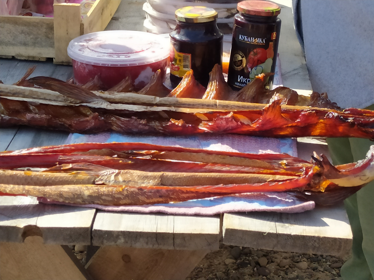 Вяленая щука на рыночке в Ворогово