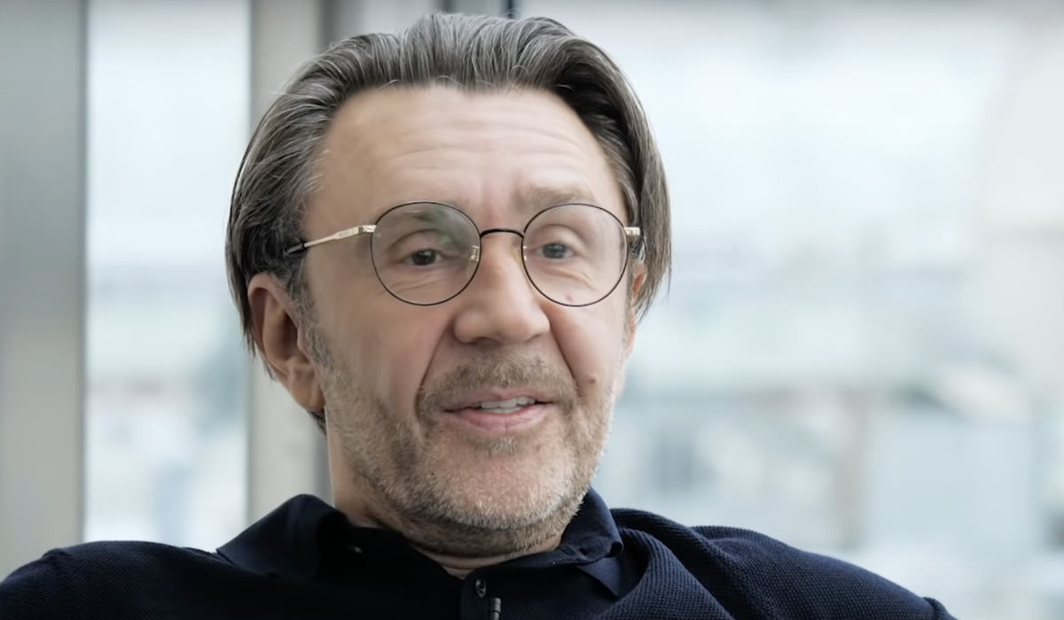    Сергей Шнуров. Фото: YouTube / @NadinStrelets