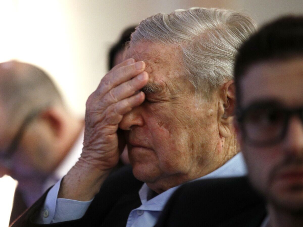    Американский миллиардер Джордж Сорос после своей речи "Как сохранить Европейский Союз". Париж, 29 мая 2018 © AP Photo / Francois Mori