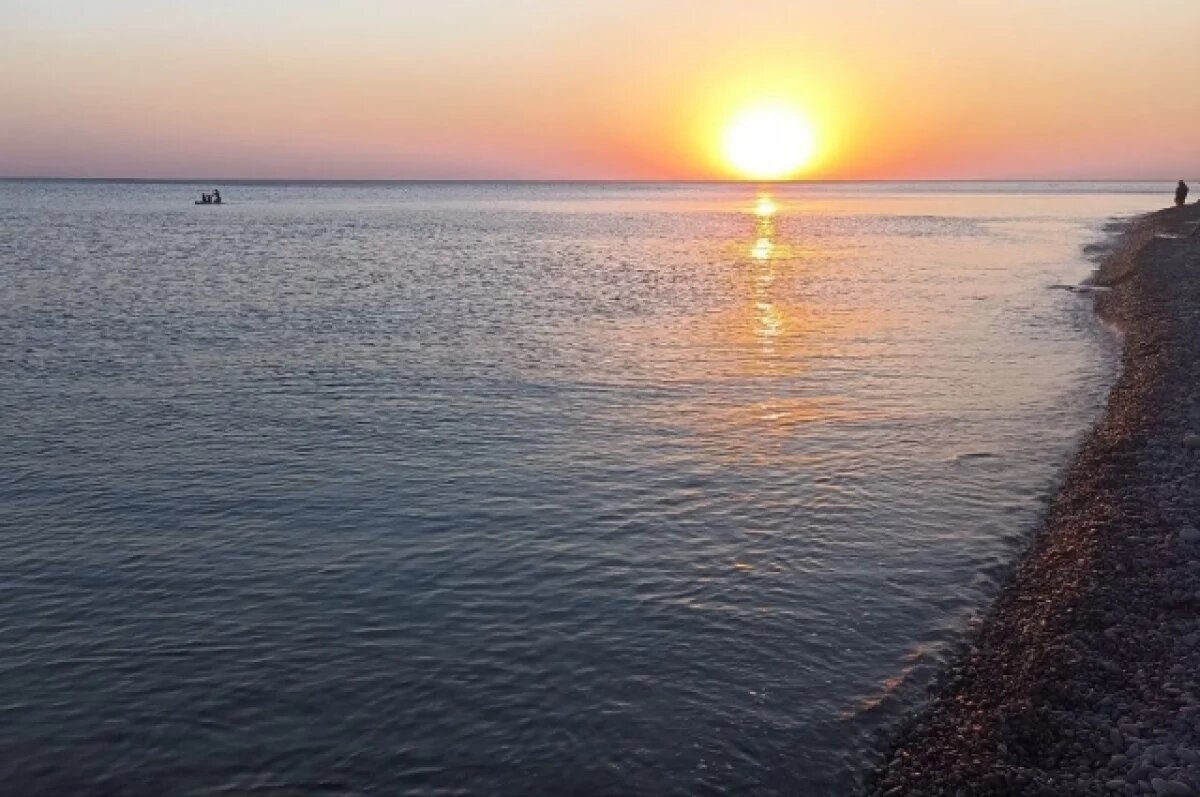    Baza: в Геленджике погиб мужчина, рыбачивший в море на сапборде