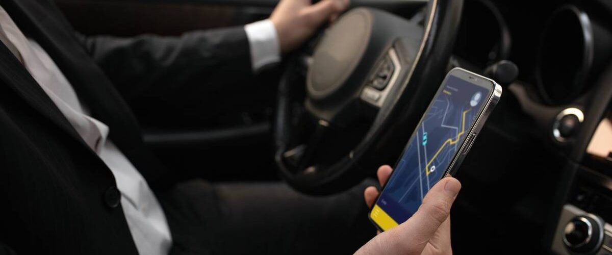 ИСПОЛЬЗОВАНИЕ ПЛАНШЕТОВ ЗА РУЛЕМ БУДЕТ ЗАПРЕЩЕНО НА УРОВНЕ ПДД