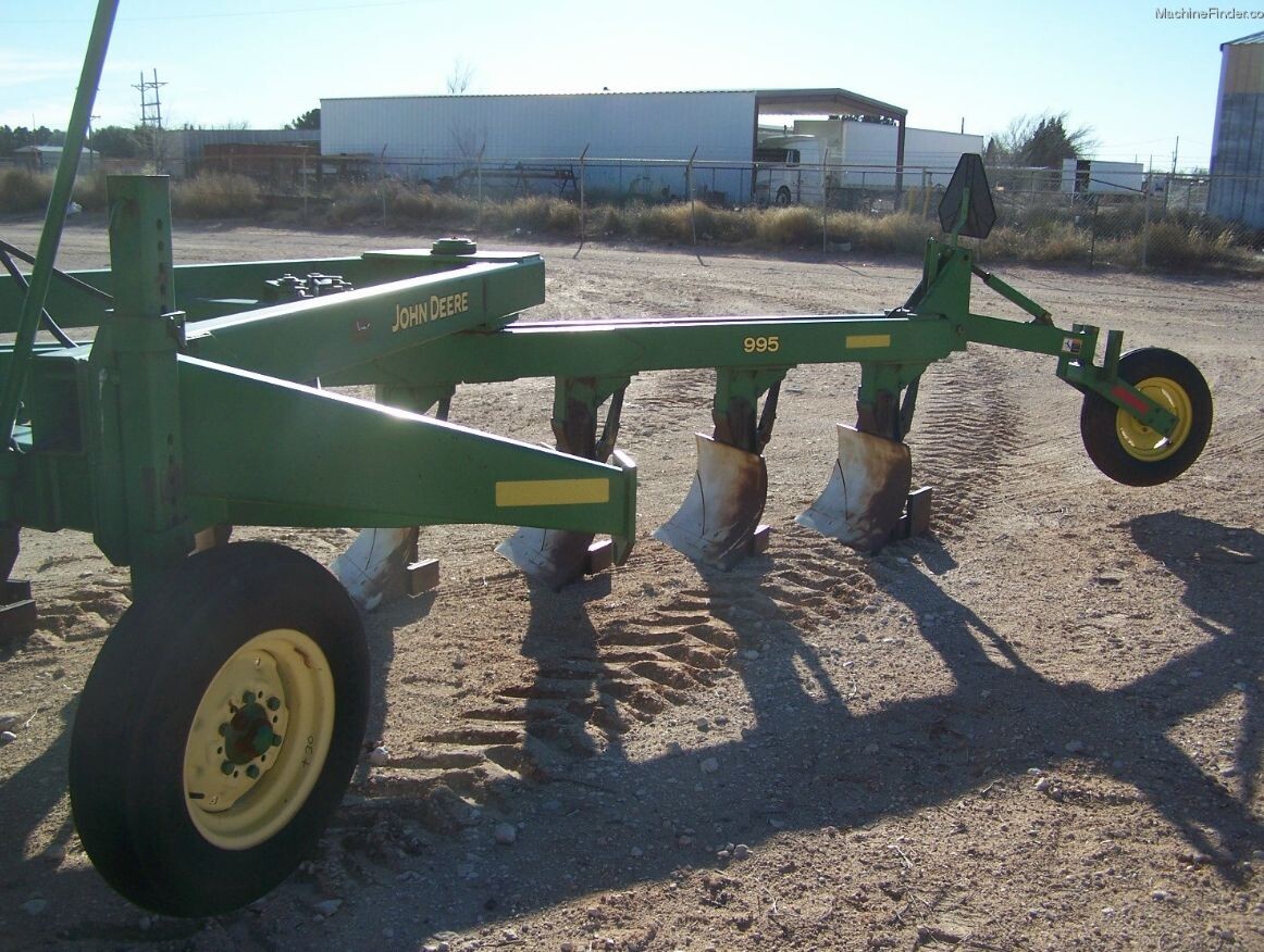 John Deere 995 Moldboard Plow