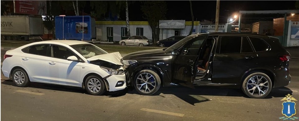    Водитель иномарки врезался в «Хендай Солярис» на Московском шоссе и скрылся с места ДТП. Фото Госавтоинспекция УО