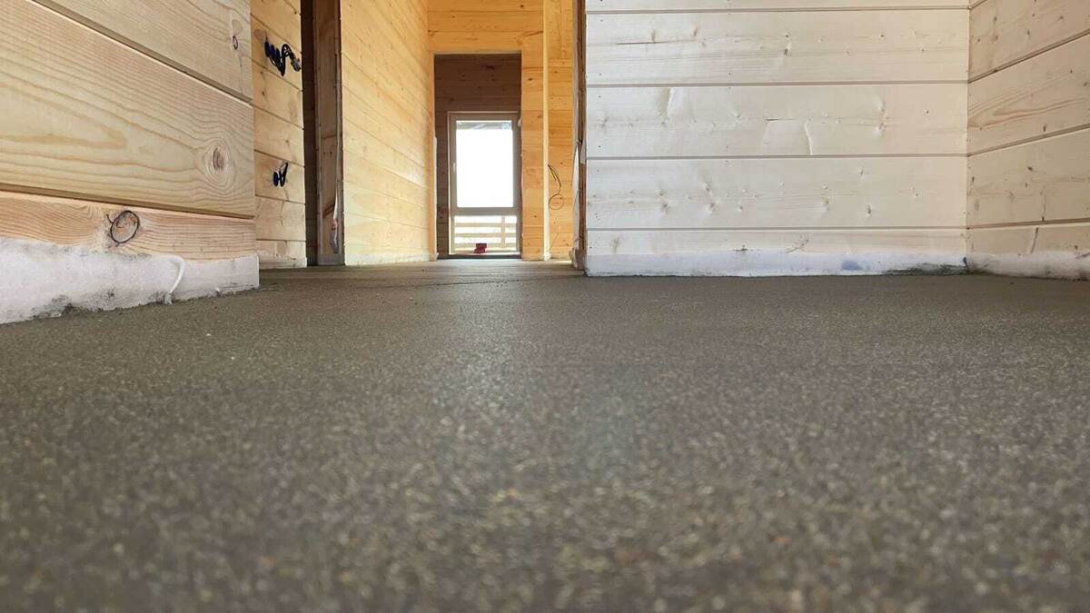 Полусухая стяжка пола в деревянном доме