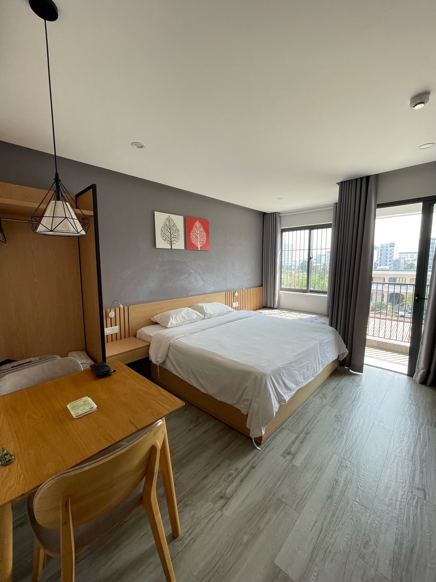 в этой квартире я жила три месяца одна во Вьетнаме. На мой взгляд, идеально именно для одного. Двоим было бы тесно.